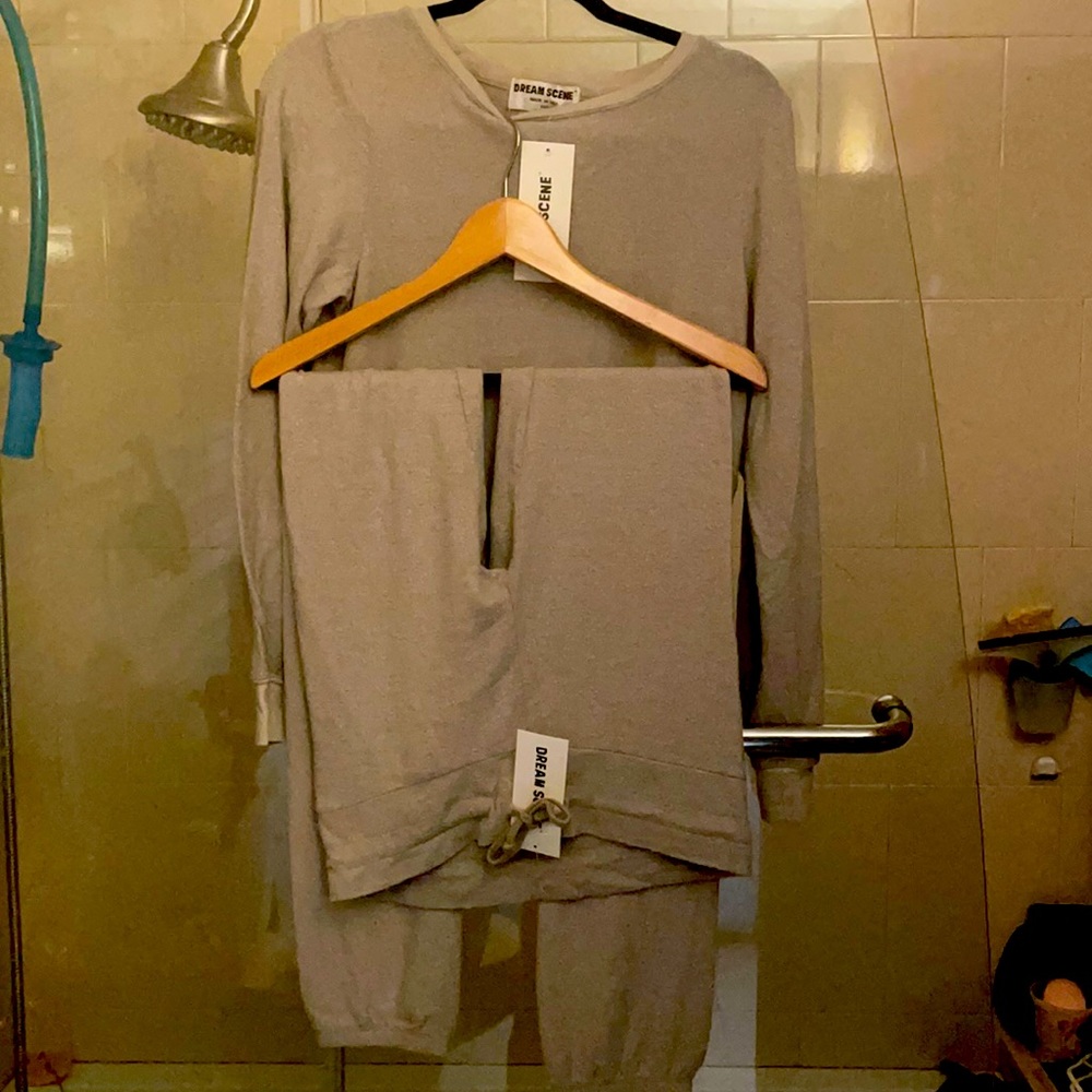 DREAM SCENE by WILDFOX Matching outfit! Tan XXS top & XS bottom BRAND NEW W TAGS